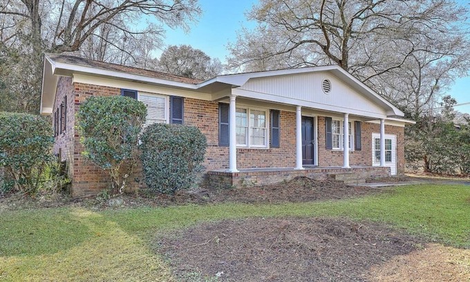 Goose Creek Casa | Stay near all Chas attractions, quiet comfort with fenced yard!