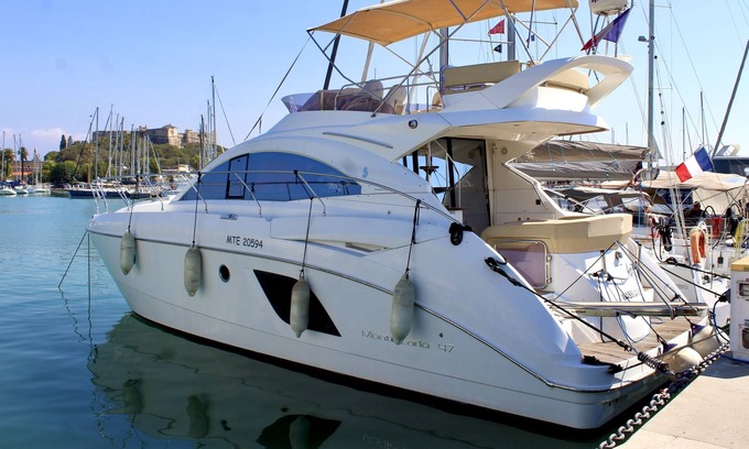 Antibes City Centre Alquiler De Eote | Stay on a luxurious and elegant yacht