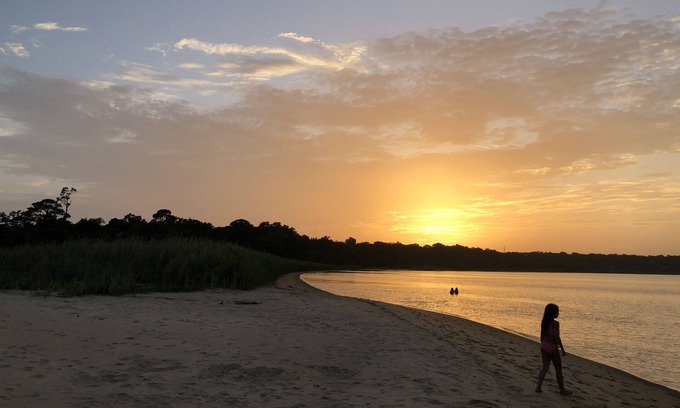 Northeast Pensacola Alquiler De Eote | Stay on a luxurious yacht, a nature lover’s dream. Experience tranquility.