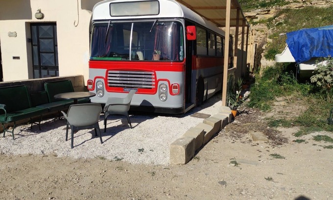 Ggantija Casa | Stay on a vintage 1974 Maltese bus in Xaghra