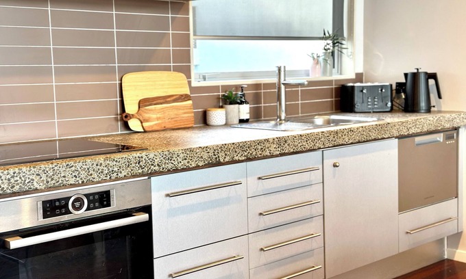 Petone Apartamento | Stay on Jackson - quiet retreat in the centre on Petone