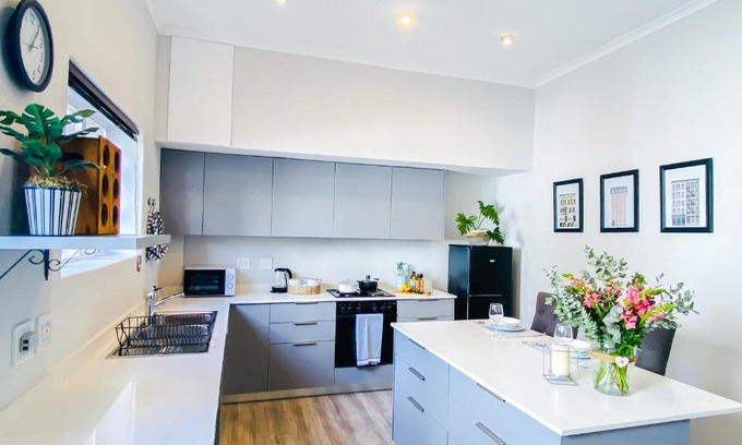 Paarl Apartamento | Stay on Main, Family Apartment