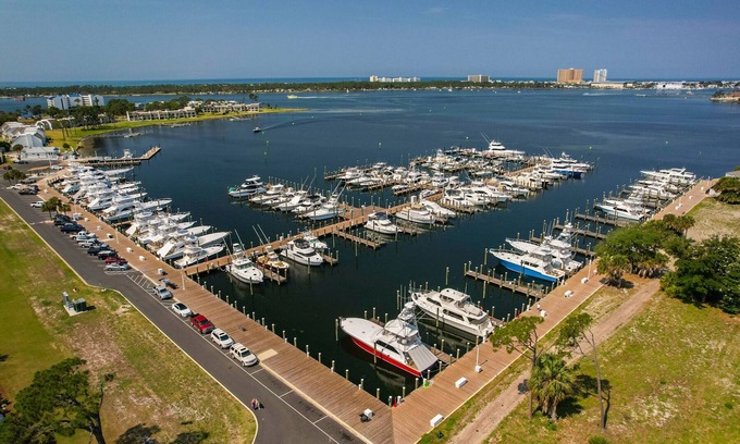 Upper Grand Lagoon Condominio | Stay or Vacay at the Bay-Golf, Tennis and Beach
