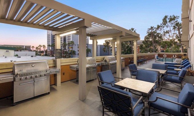 Anaheim Resort Hotel | Stay & Play Anaheim! Queen Suite w/ Pool, Gym, BBQ, Disney Walking Distance!