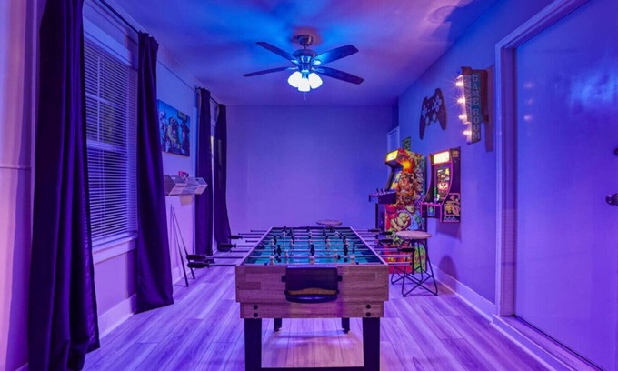 Savannah Casa | Stay + Play Savannah - Game Room Getaway + Yard