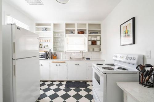Sunnyside Casa | Stay Portland - Charming East Portland Base, Explore and Unwind