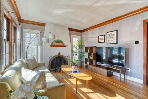 Portland Casa | Stay Portland - Charming Portland Home in Hollywood District