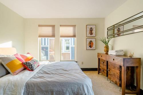 Belmont Casa | Stay Portland - Color Splash Apartment in the Heart of Portland