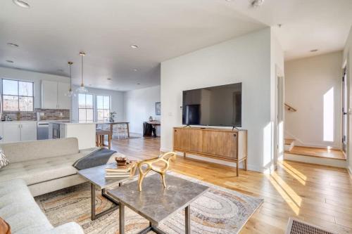 North Tabor Casa | Stay Portland - Custom North Tabor Farmhouse - Gym & Kitchen