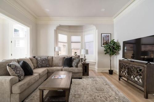 Alphabet Historic District Casa | Stay Portland - Luxurious Alphabet District Home - 99 Walk Score