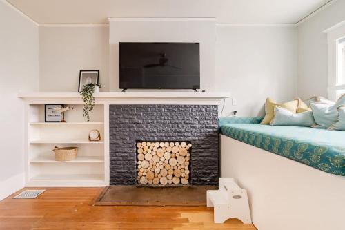 Belmont Apartamento | Stay Portland - PDX Art Deco Lounge - Local Eateries, Bars & Shops
