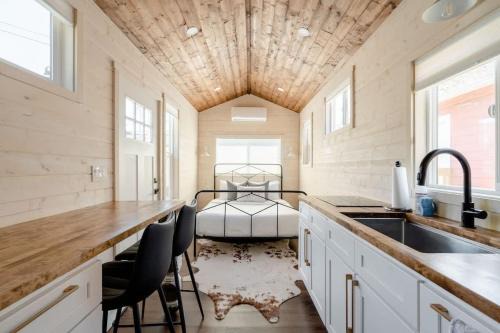 Alberta Arts District Casa | Stay Portland - The Tiny Farmhouse on Alberta