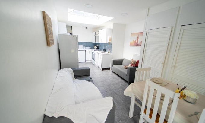 Selly Oak Apartamento | STAY SA Cosy equipped studios available 10 mins from the city! Free WIFI &50" SMART TV's!