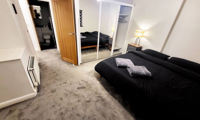 Huddersfield Casa | Stay Sleep Rest - Abbey Road