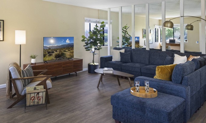 Sunrise Vista Chino Condominio | Stay Wexler, Stay Cool