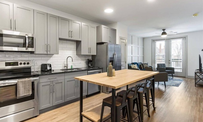 East Walnut HIlls Apartamento | Stay Where It’s Happening! Chic Cincy Condo