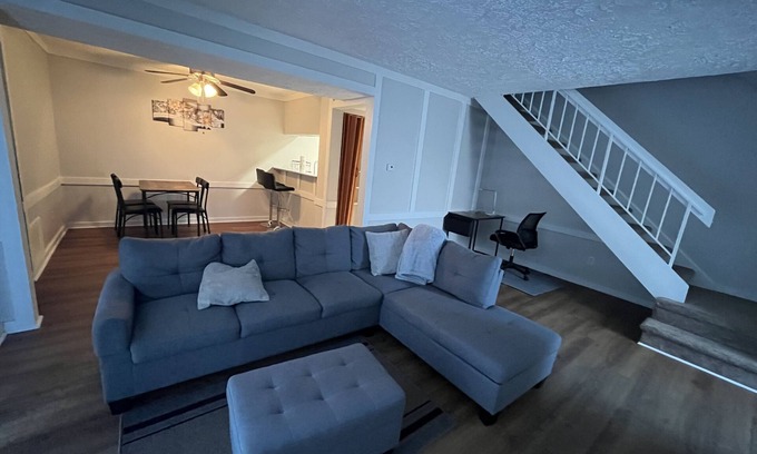 Indianapolis Condominio | Stay with Blessing Home IN! Enjoy your stay!