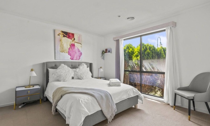 Berwick Casa | StayAU Stunning 4BRHouse Berwick