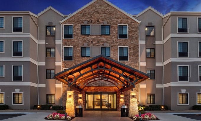 Omaha Hotel | Staybridge Suites Omaha 80th And Dodge by IHG