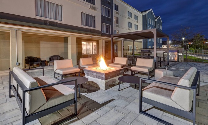 South Hills Hotel | Staybridge Suites Pittsburgh Airport by IHG