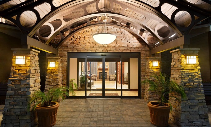 Tampa Hotel | Staybridge Suites Tampa East - Brandon by IHG