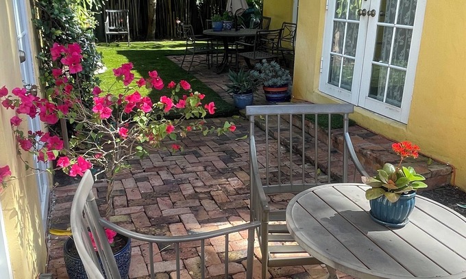 Palm Beach - West Palm Beach Cabaña | STAYCATION CELEBRATION 10% off 1 WK ‼️