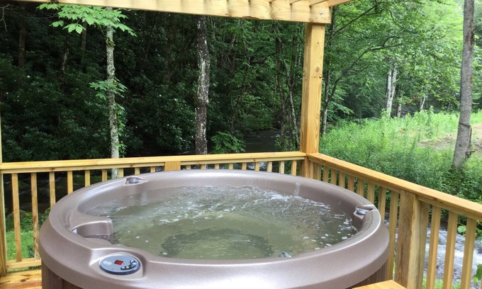 Topton Cabina | stayNantahala – Smoky Mountain Cabins and Luxury Yurts