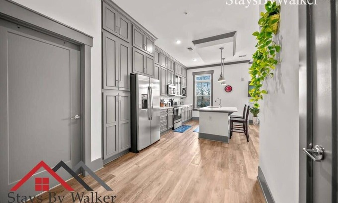 Charlotte Condominio | StaysByWalker SouthPark 2BR KingBed! Gym/Pool/Spa