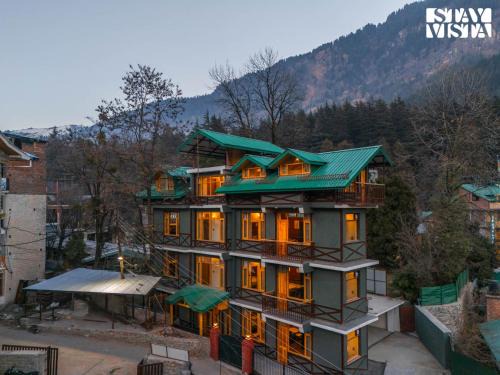 New Manali Apartamento | StayVista at Johnson Studios with Views and Wi-Fi