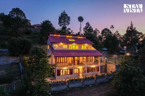 Kaul Villa | StayVista at Little Frida with Bonfire, BBQ