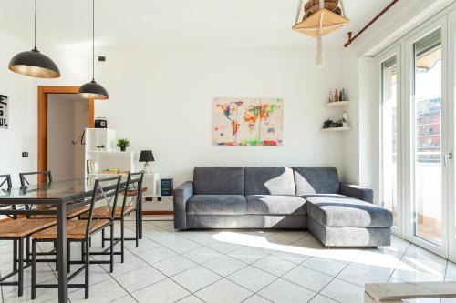 Gioia Apartamento | Stazione Centrale - Ariel - appartamento luminoso con terrazzo fino a 6 posti letto