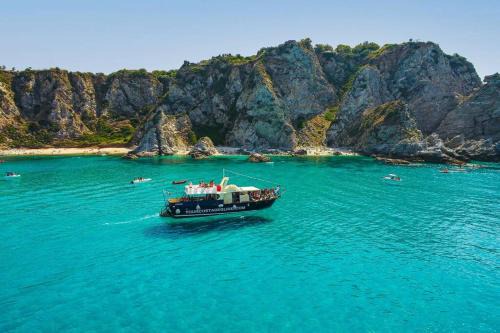 Parghelia Apartamento | Stefano apartment 2km Tropea boat cruise included