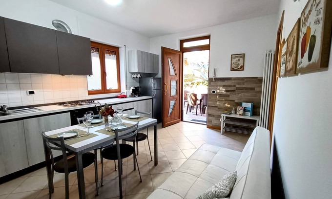 Assenza Apartamento | Apartamento Stella con vista al lago y al Monte Baldo para 2/5 personas