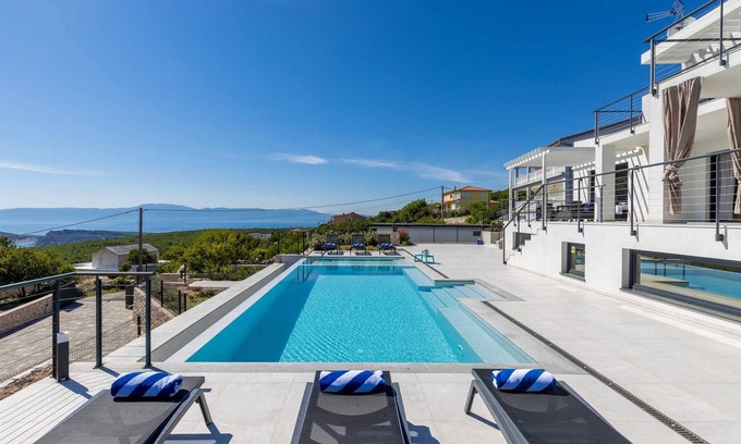 Smrika Villa | Stella Maris: villa contemporánea con piscina y sauna