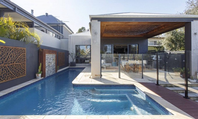 East Fremantle Casa | Stella Retreat - Townhouse with pool