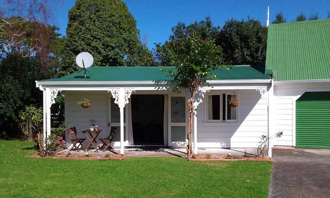 Coromandel Cabaña | Stellar Cottage - Set on Sunny & Serene 1.75 Acres. Close to Town/wi-fi
