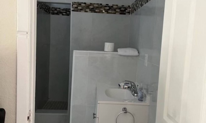 El Paso Casa | Stellar location 3 bedroom, 3 bath, sleeps 10