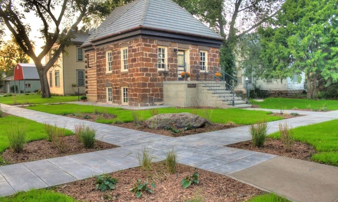 Lindsborg Cabaña | Stenhuset: Stunning Historic "1877 Stone House"
