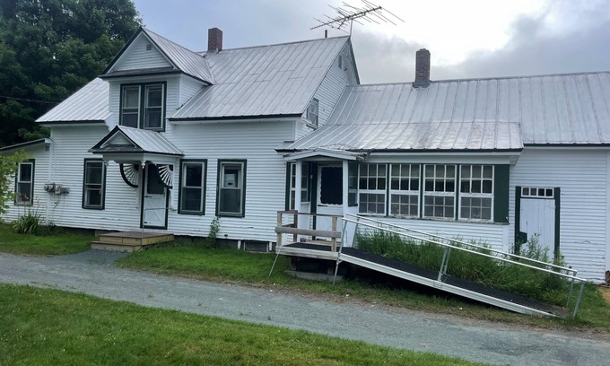 Danville Otro | Step back in time at this authentic Vermont Farmhouse Retreat in North Danville