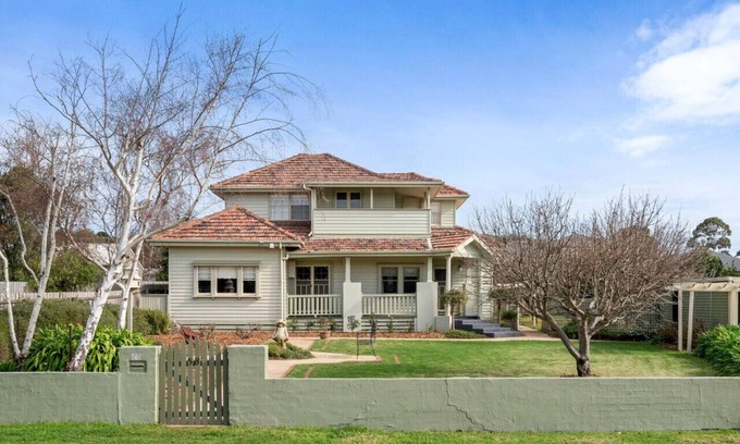Portarlington Casa | Step back in time in the perfect family escape
