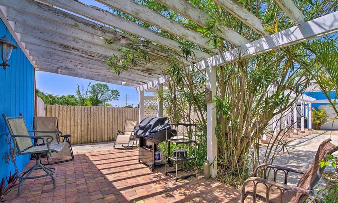 Tropic Villa | Step-Free Waterfront Villa: Gas Grill & Patio