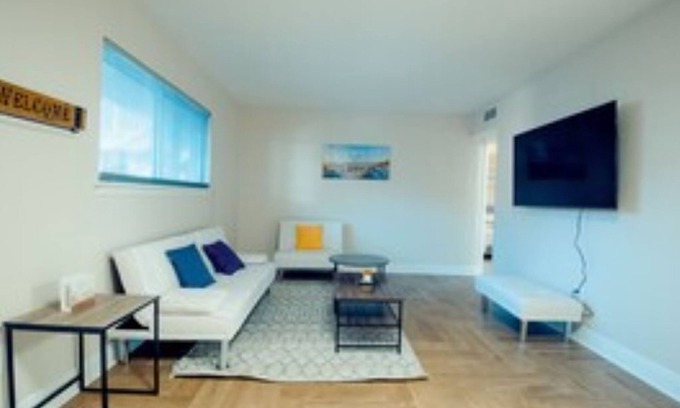 Biloxi Apartamento | 💥👣STEPS 2 BEACH🏖️ \ SLEEPS 4 & NEARBY GO-KART🏎