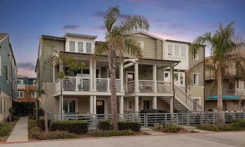 Mission Beach Casa | Steps from Bay Ocean Villa
