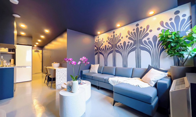 Shaughnessy Village Apartamento | Steps from Sainte-Catherine St.