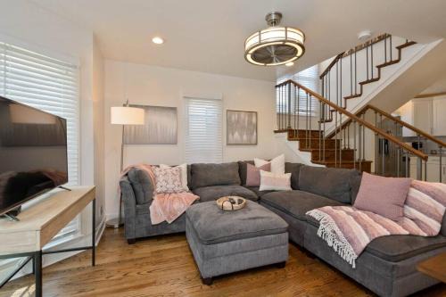Hillsboro West End Apartamento | Steps from Vandy, live music-Downtown 9 mins away!