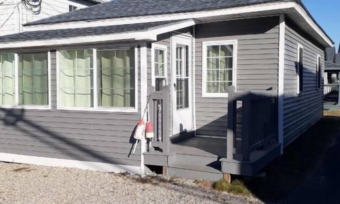 Wells Beach Condominio | Steps from Wells Beach, Bellevue by the Sea is perfect for your Maine vacation