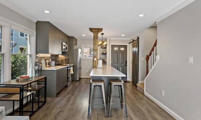 Virginia Square Casa | Steps to All Attractions