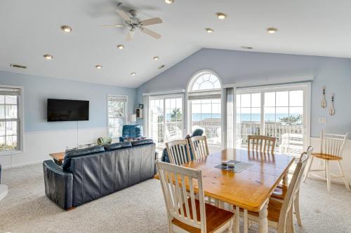 Emerald Isle Casa | Steps to Beach Emerald Isle Home with Deck!