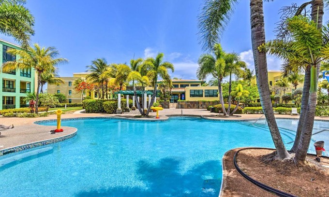 Mediania Baja Apartamento | Steps to Beach Loiza Getaway with Rooftop Patio!