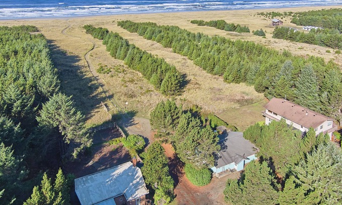 Long Beach Casa | Steps to Beach , Pets Ok, Fenced Yard, Fireplace (SeaNest)